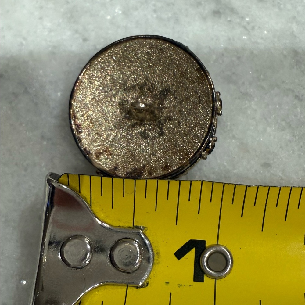 Gripoix 100% authentic Chanel  Black and Gold Button - Picture 9 of 9